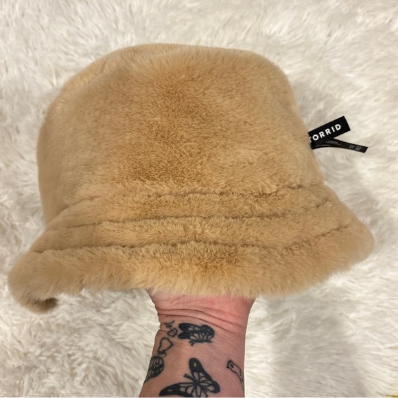 Torrid Faux Fur Reversible Bucket Hat Tan Size M/L - Picture 9 of 12